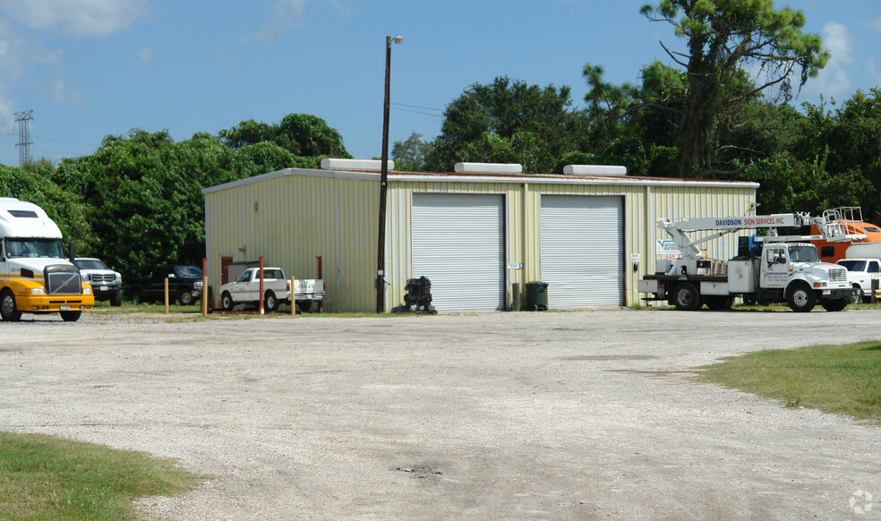 1885 Cedar St, Safety Harbor, FL for sale - Primary Photo - Image 3 of 5