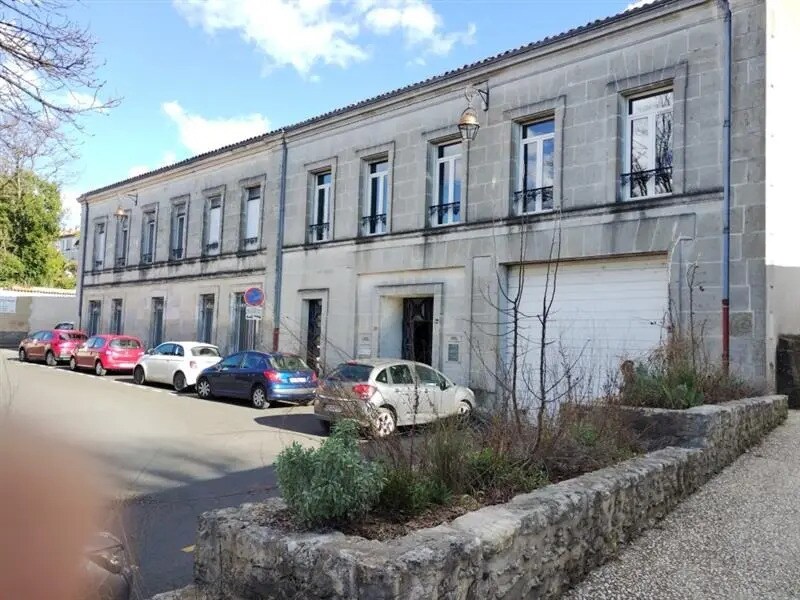 Office in Cognac for sale Building Photo- Image 1 of 3