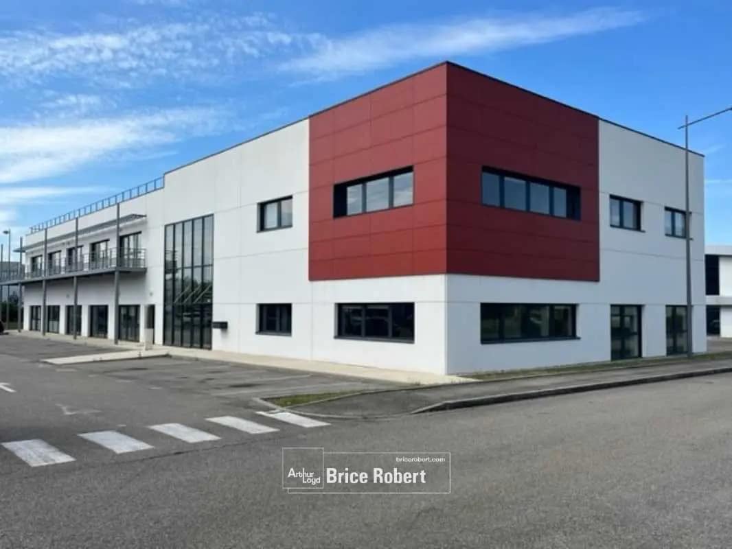 Flex in Saint-Priest for lease Building Photo- Image 1 of 13