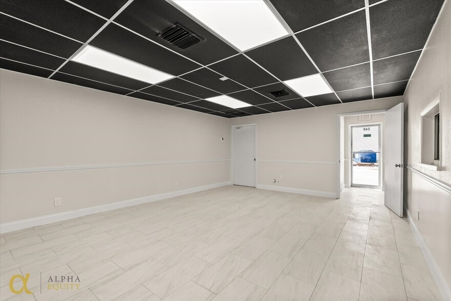 260 Power Ct, Sanford, FL for lease - Building Photo - Image 3 of 4
