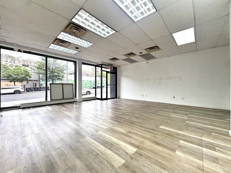 1206 Saint Nicholas Ave, New York, NY for lease - Interior Photo - Image 2 of 6