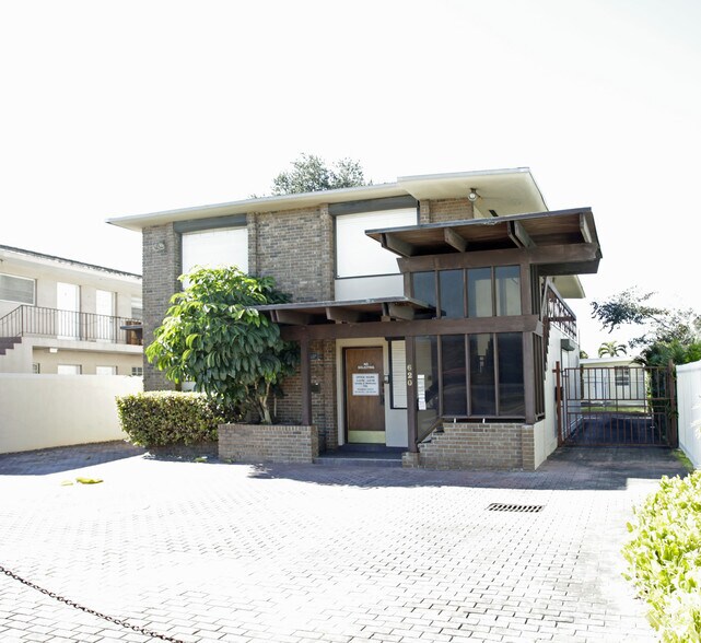 620 S Le Jeune Rd, Miami, FL 33134