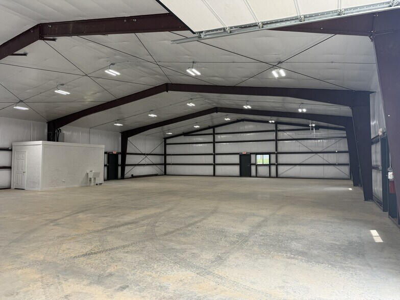 1906 Dobbins Bridge Rd, Anderson, SC for sale - Building Photo - Image 2 of 10