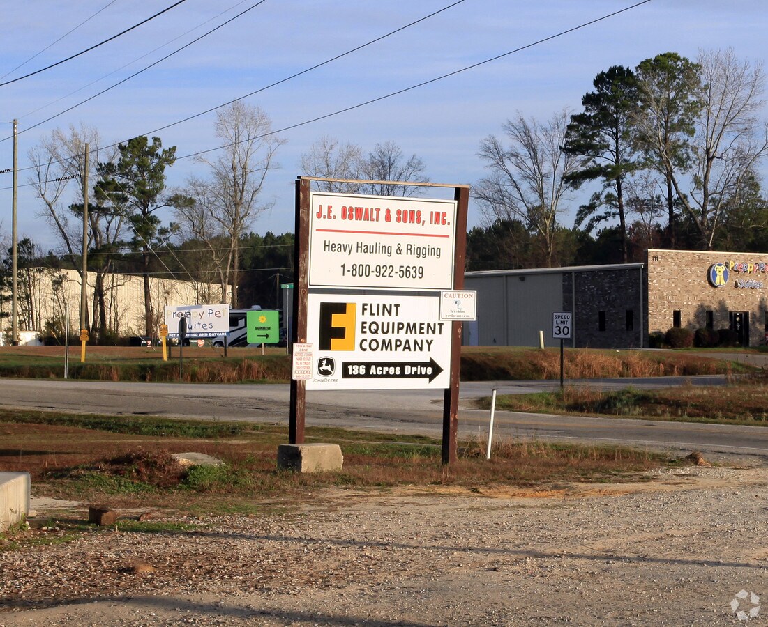 113 Market Rd, Ladson, SC 29456