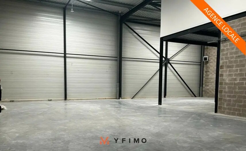 Flex in Buchelay for lease Interior Photo- Image 1 of 11