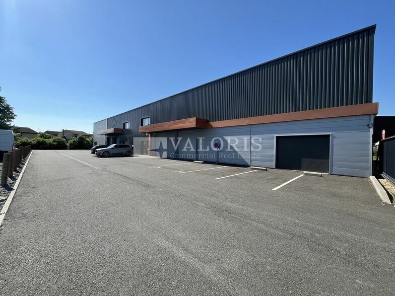 Flex in Gleizé for lease - Building Photo - Image 1 of 10