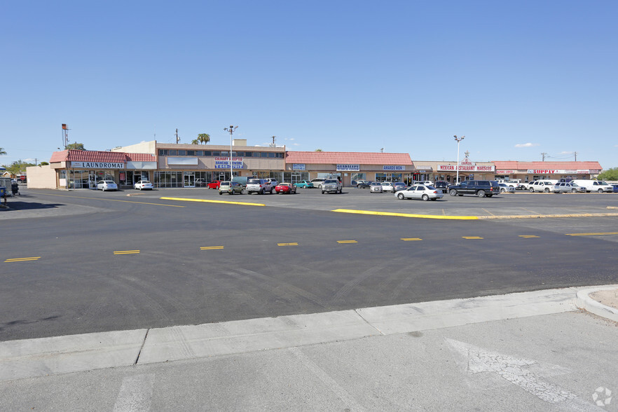 1000-1078 N Rancho Dr, Las Vegas, NV for lease - Building Photo - Image 1 of 4