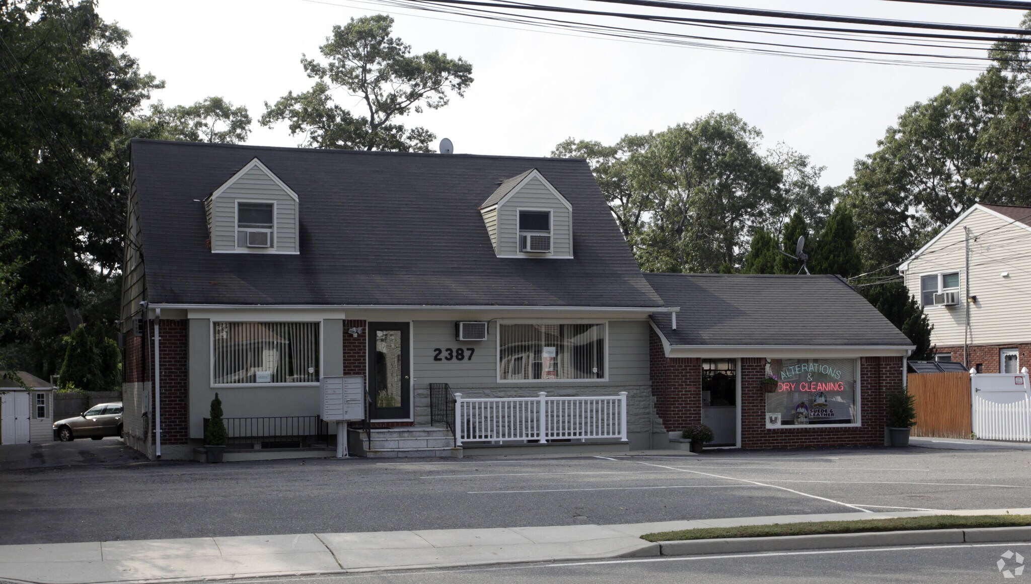 2387 New York Ave, Huntington Station, NY 11746