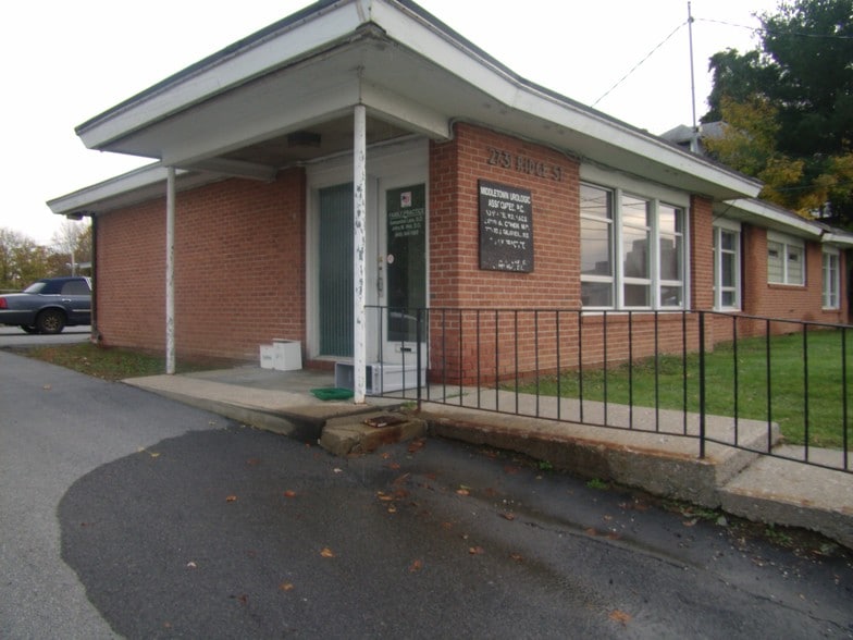 27 Ridge St, Middletown, NY for sale - Building Photo - Image 1 of 1