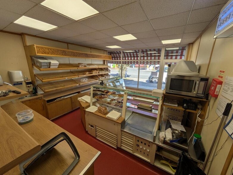 143 Worplesdon Rd, Guildford for lease - Building Photo - Image 2 of 6