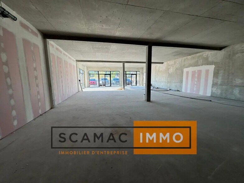 Retail in Éguilles for lease - Interior Photo - Image 2 of 6