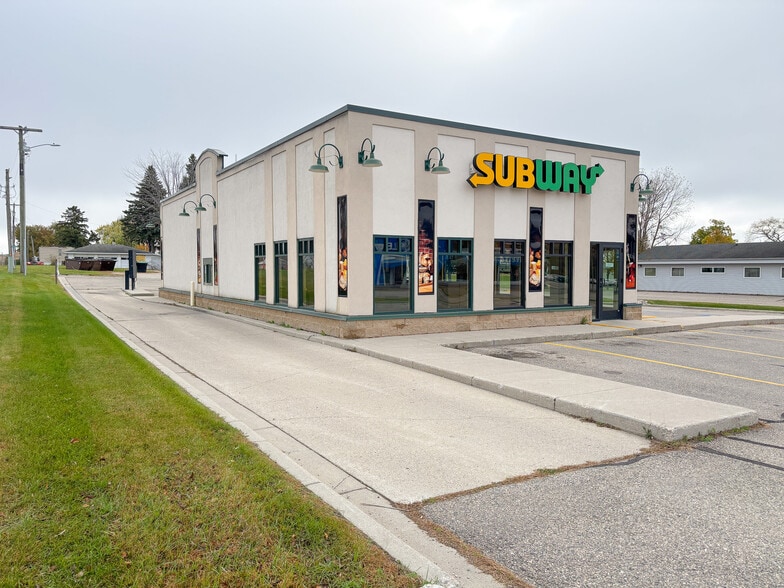 1109 Pebble Lake Rd, Fergus Falls, MN for sale - Building Photo - Image 2 of 12