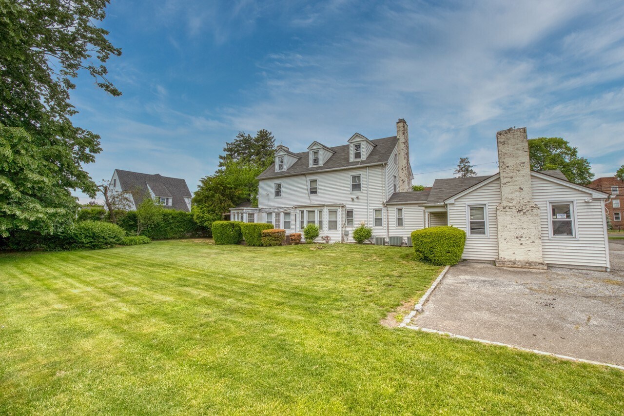 600 Front St, Hempstead, NY 11550 Specialty for Sale