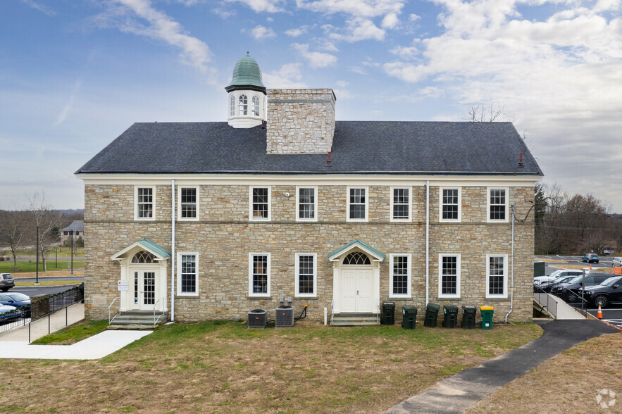 601 New Britain Rd, Doylestown, PA for lease - Building Photo - Image 3 of 9