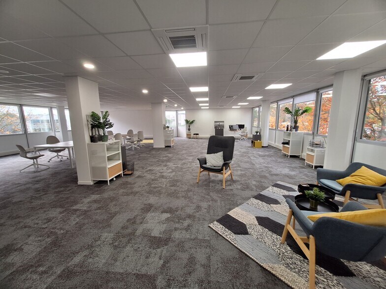 21 Avenue De Canteranne, Pessac for lease - Building Photo - Image 2 of 13