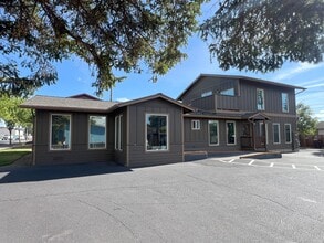 735 SW 9th St, Redmond, OR for lease Interior Photo- Image 1 of 20