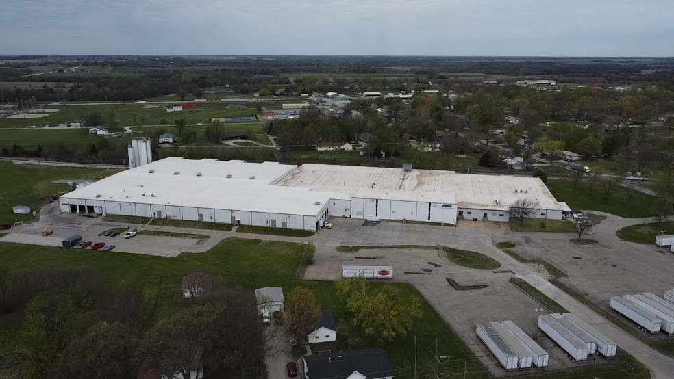 515 S 4th St, Osage City, KS for sale - Building Photo - Image 2 of 8