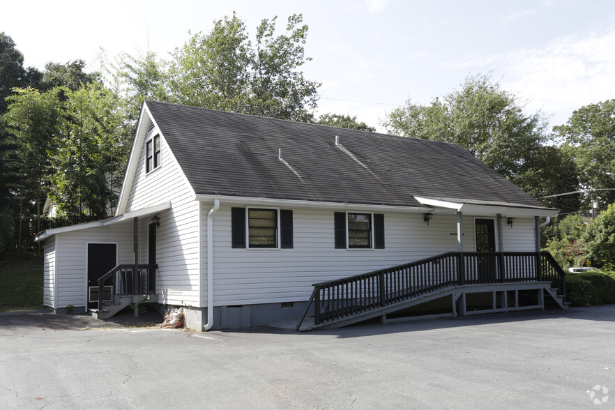 2728 Poinsett Hwy, Greenville, SC for lease - Primary Photo - Image 1 of 2