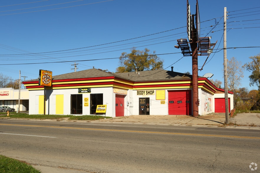 3042 Flushing Rd, Flint, MI 48504