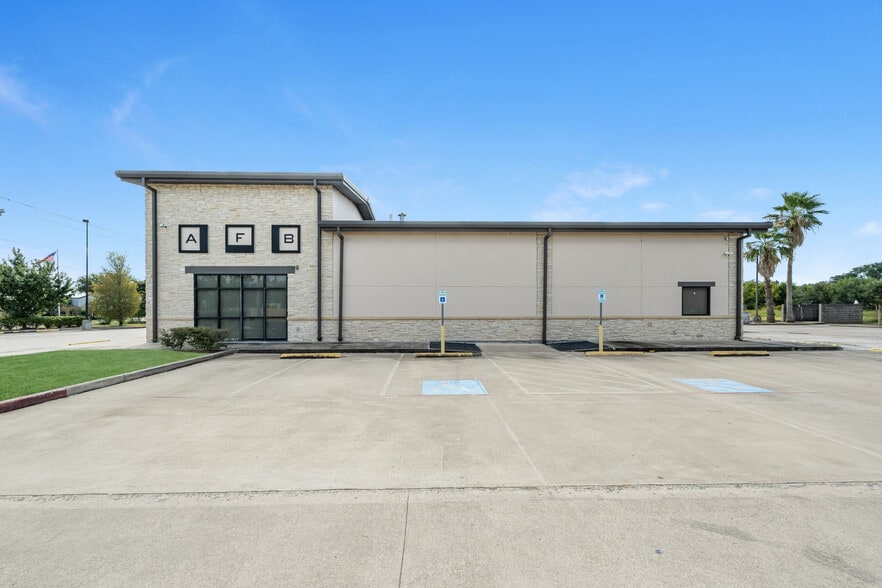 3326 Watters Rd, Pasadena, TX for sale - Building Photo - Image 2 of 34