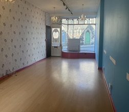 22 Lake Rd, Windermere for lease Interior Photo- Image 1 of 3