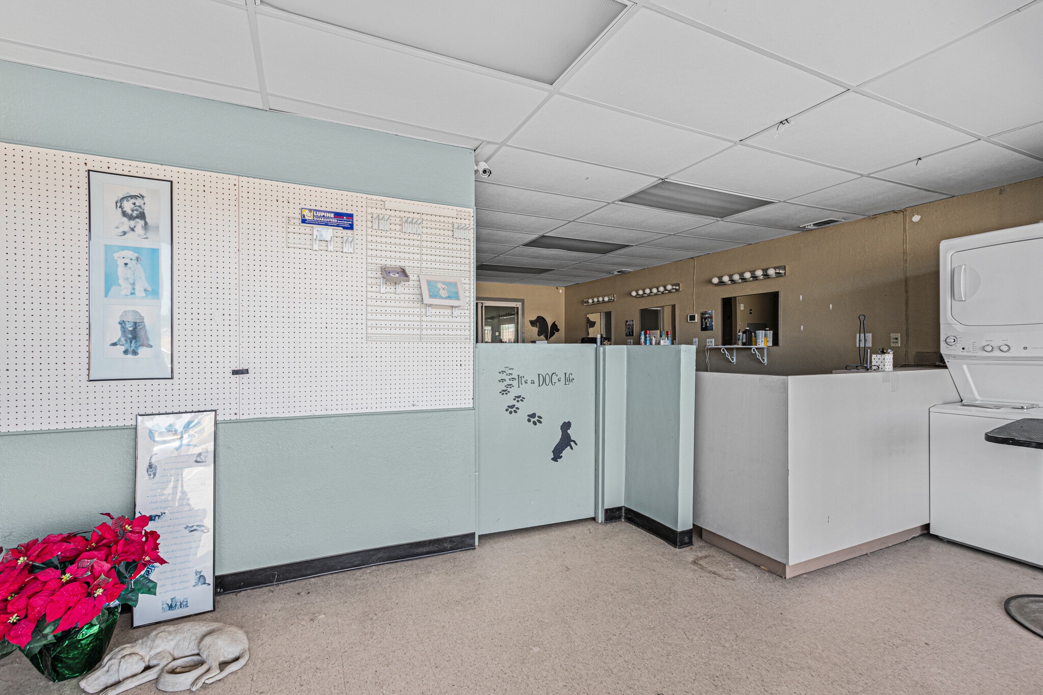 8212-8220 Fair Oaks Blvd, Carmichael, CA for lease Building Photo- Image 1 of 5