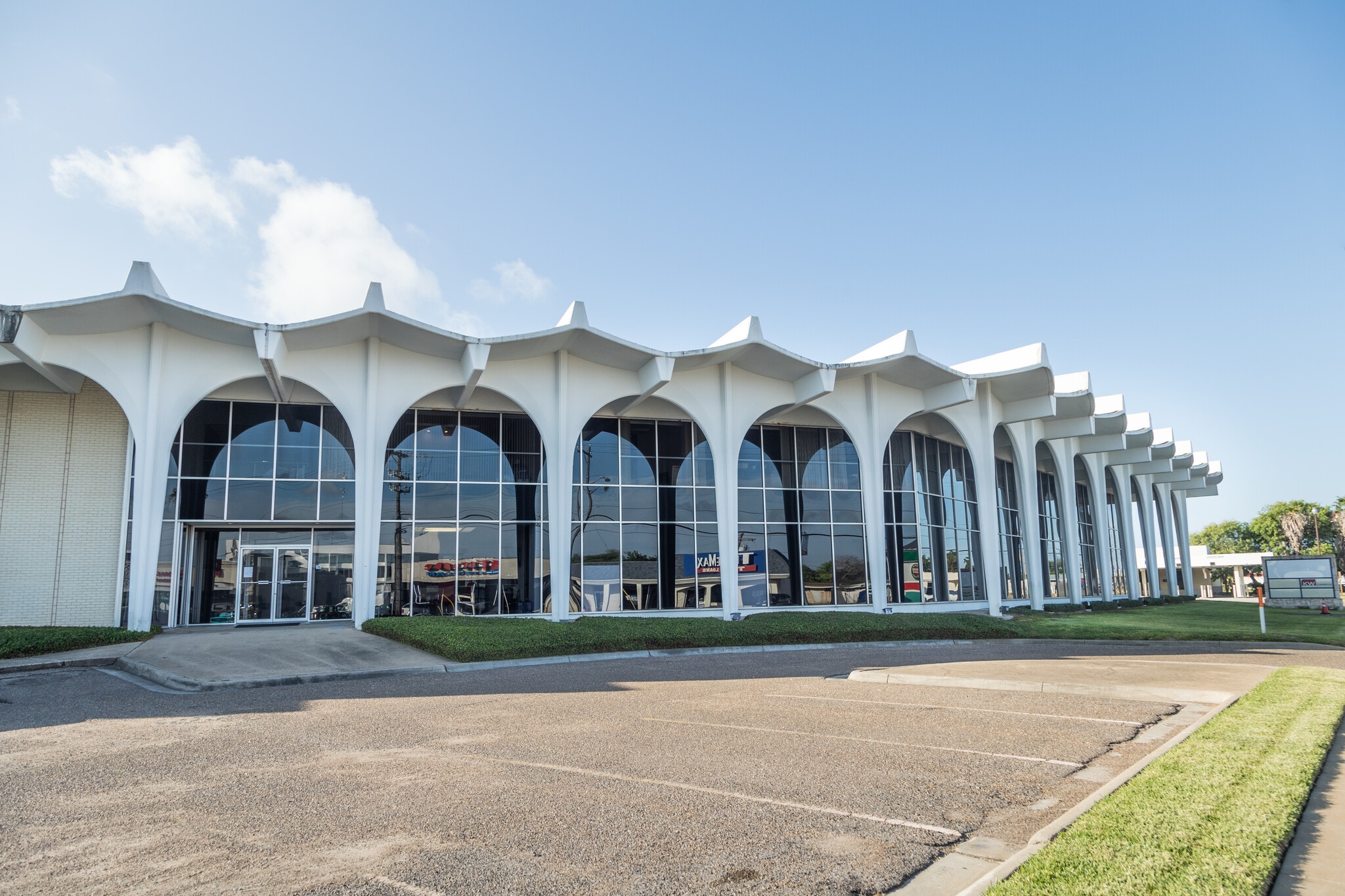 4215 S Staples St, Corpus Christi, TX for lease Building Photo- Image 1 of 1