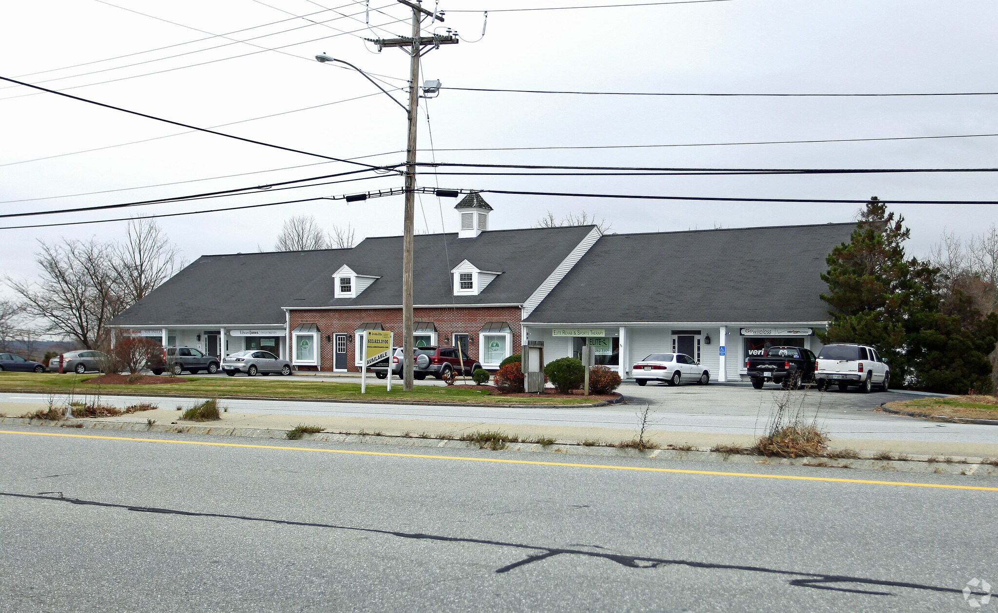 297 Daniel Webster Hwy, Merrimack, NH for sale Primary Photo- Image 1 of 1