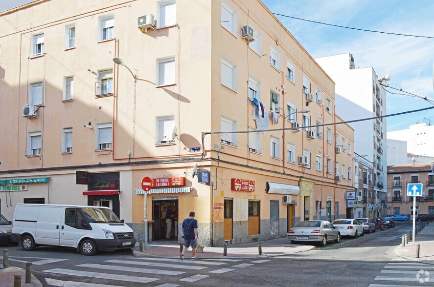 Multifamily in Madrid, Madrid for sale - Building Photo - Image 2 of 2