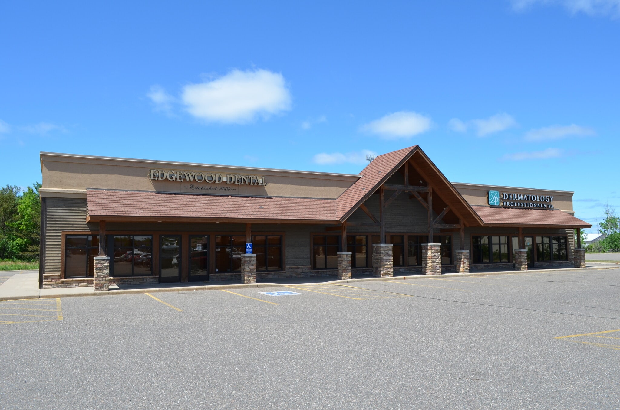 15167 Edgewood Dr, Baxter, MN for lease Building Photo- Image 1 of 5