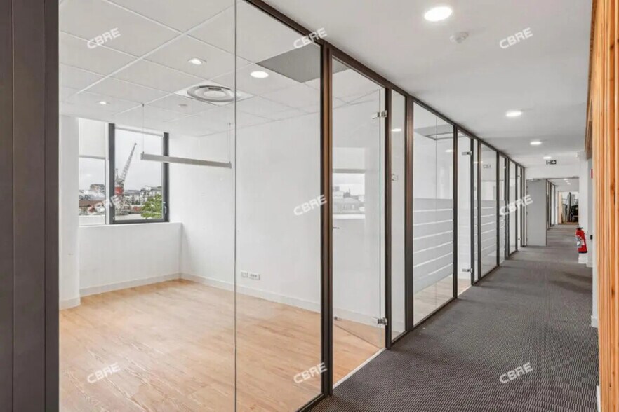 Office in Bordeaux for lease - Building Photo - Image 3 of 15