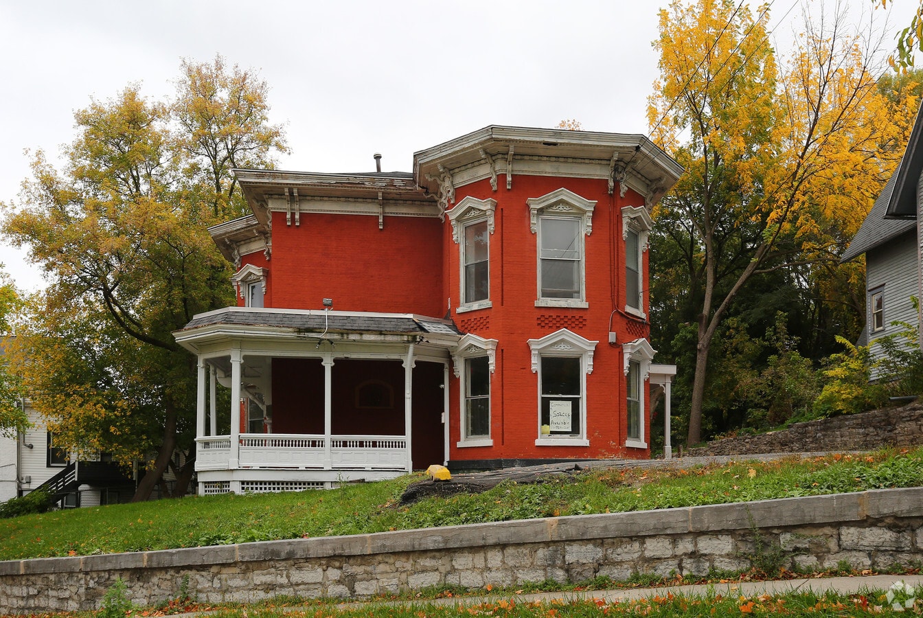 90 Brooklea Dr, Fayetteville, NY 13066