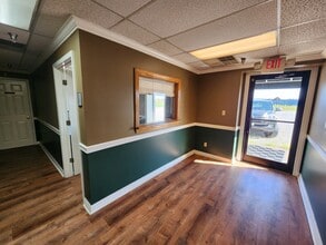 351 Scottys Way, Bowling Green, KY for sale Interior Photo- Image 2 of 6