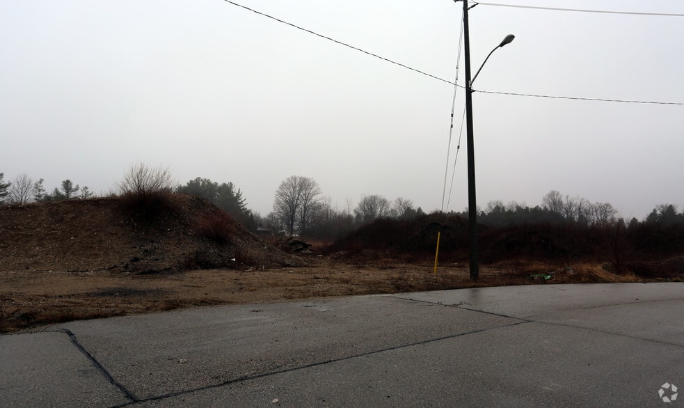 Hesh Cres, Kitchener, ON for sale - Building Photo - Image 2 of 5