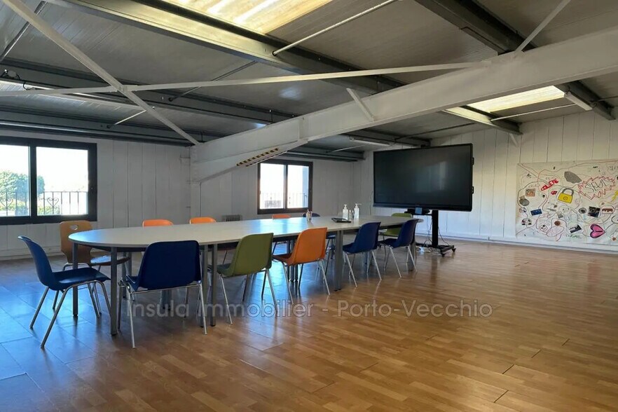 Office in Porto-Vecchio for lease - Interior Photo - Image 1 of 8