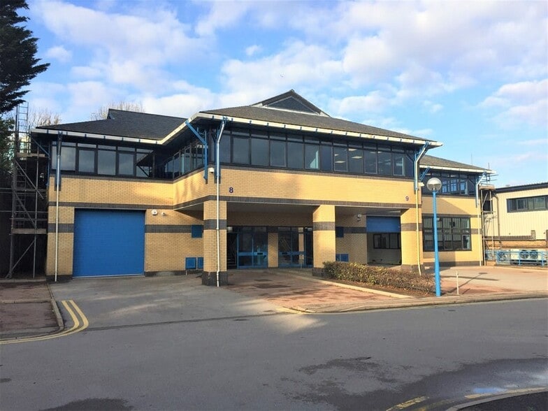 Ryan Dr, Brentford for lease - Building Photo - Image 1 of 10