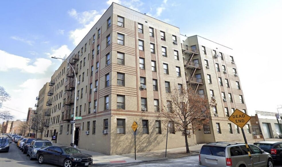 2230 Tiebout Ave, Bronx, NY for sale - Primary Photo - Image 1 of 5
