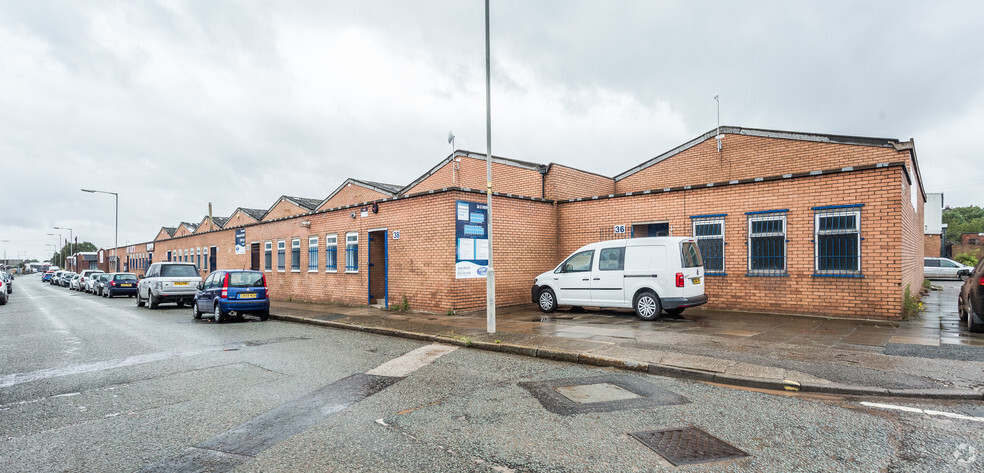 Brasenose Rd, Bootle for lease - Primary Photo - Image 2 of 4