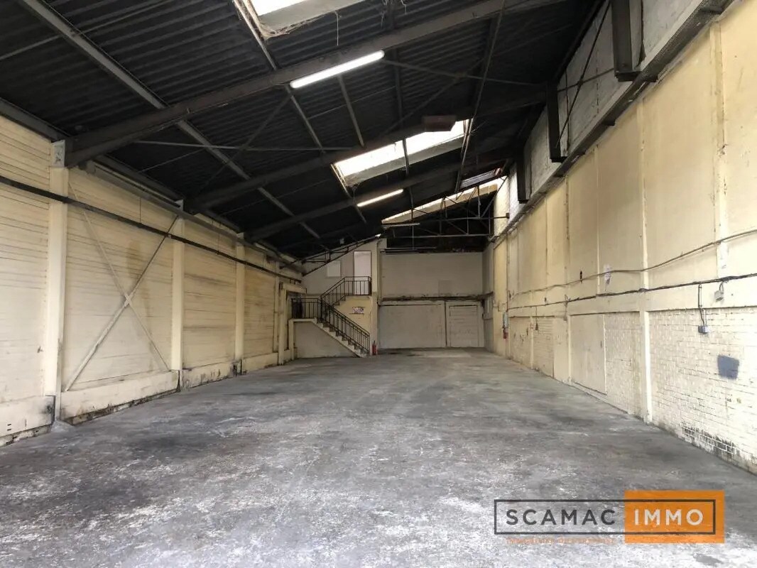 in Villeneuve-le-Roi for sale Building Photo- Image 1 of 1