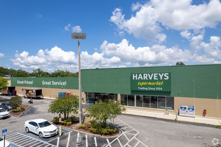 5839-5995 University Blvd W, Jacksonville, FL for lease - Building Photo - Image 1 of 8