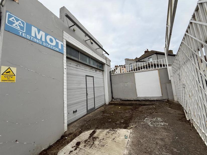 28 All Saints Rd, Northfleet for lease Building Photo- Image 1 of 7
