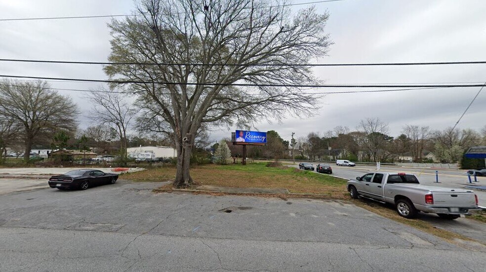 2881 Jonquil Dr SE, Smyrna, GA for sale - Building Photo - Image 1 of 1