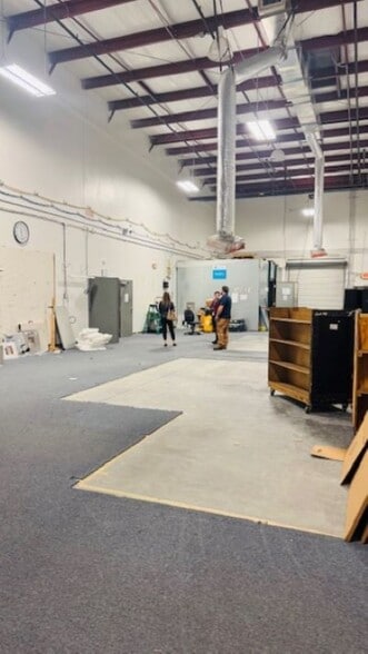 6881 Kingspointe Pky, Orlando, FL for lease - Building Photo - Image 2 of 18