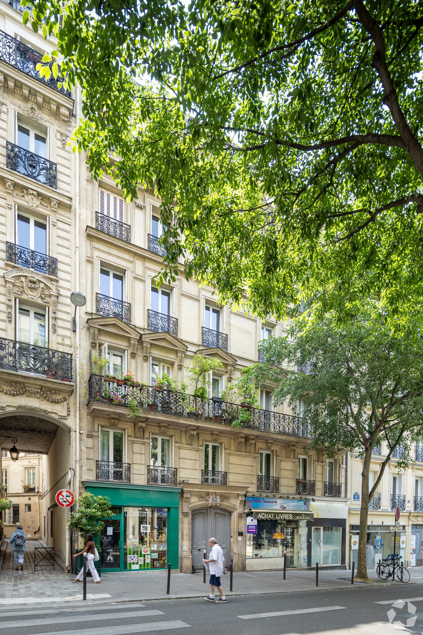 24 Rue De Maubeuge, Paris for lease Primary Photo- Image 1 of 6