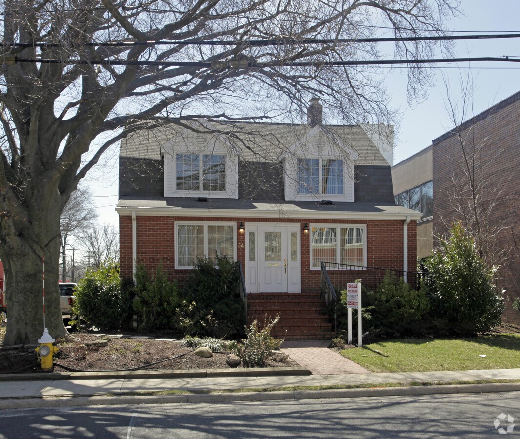 34 Bayview Ave, Manhasset, NY 11030 Property Record