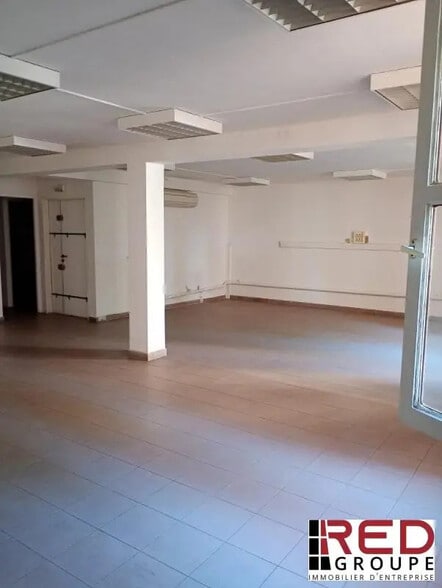 Office in Aix-en-Provence for lease - Building Photo - Image 1 of 6