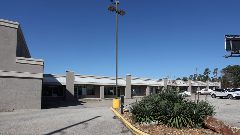 15845 Highway 105 W, Montgomery, TX for lease - Building Photo - Image 2 of 4