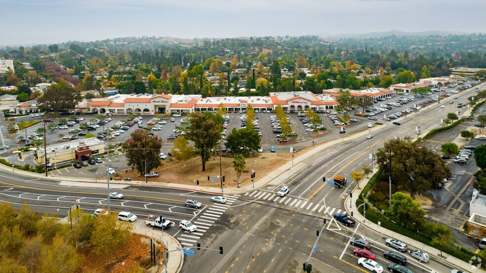 23331-23391 Mulholland Dr, Woodland Hills, CA for lease - Aerial - Image 2 of 5