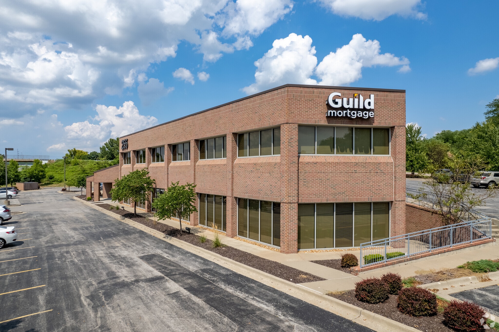 255 NW Blue Pky, Lee's Summit, MO for lease Building Photo- Image 1 of 17