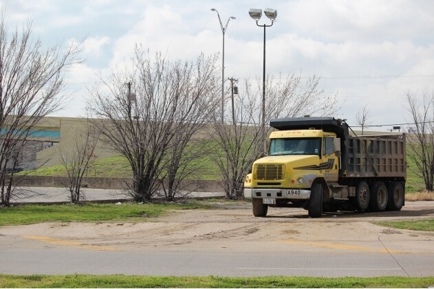 137 NE 9th St, Grand Prairie, TX for sale Primary Photo- Image 1 of 1